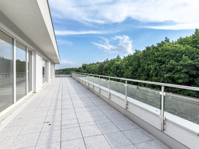 NA PREDAJ PENTHOUSE,Rezidencia Borovicový háj,výmera 189m2+158m2 teras